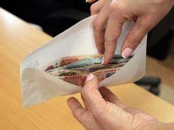 Эксперты назвали количество россиян, получающих зарплаты «в конвертах»