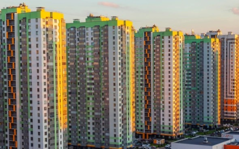 Жилье в новостройках России подорожало на 17,9% за год