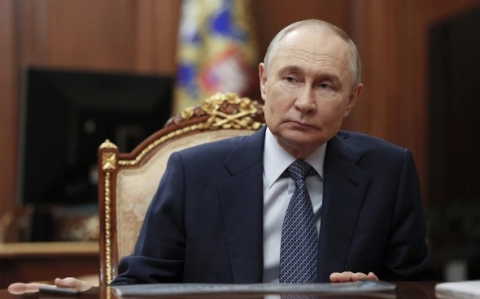 Путин призвал не обременять россиян доптратами при выдаче ипотеки