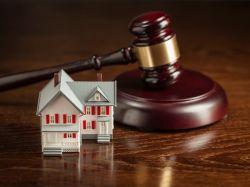 К каким последствиям теперь может привести покупка квартиры у близкого родственника: разбираем новые решения суда