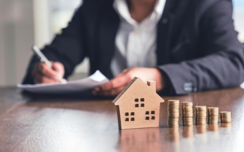 Сколько лет нужно копить на первый взнос для покупки однушки в мегаполисе