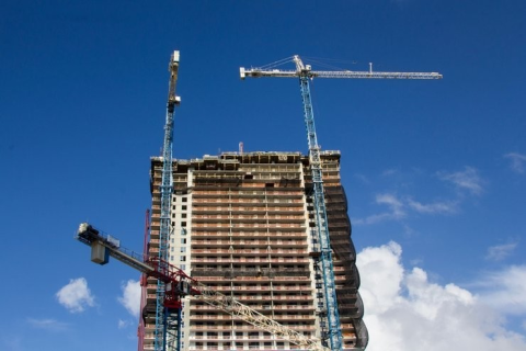 В Госдуме предложили отменить мораторий на штрафы для застройщиков