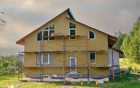 Кабмин попросили распространить мораторий на штрафы для застройщиков на ИЖС