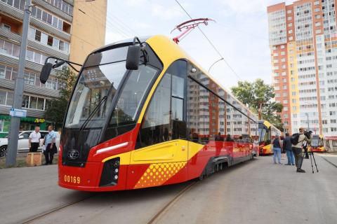 Запущен первый в России междугородний трамвай из Екатеринбурга в Верхнюю Пышму