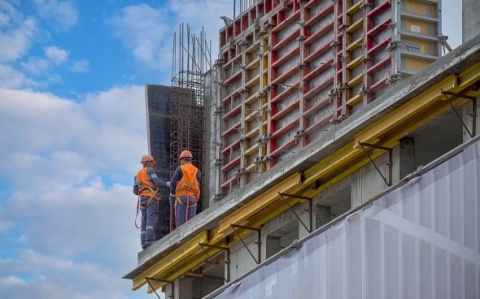 Перенос сроков строительства жилья: как избежать рисков