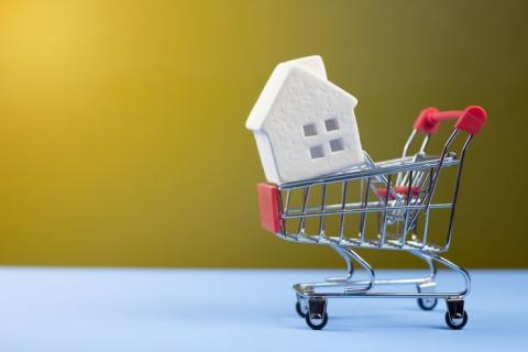 Продажи квартир по ДДУ упали до исторического минимума