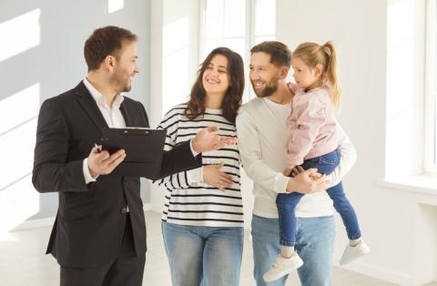 Спрос на семейную ипотеку резко вырос из-за ужесточения условий программы