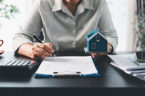 Нотариально заверенные сделки с недвижимостью предложили сделать невозвратными