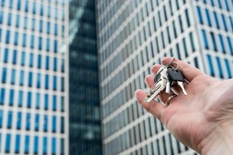 Объём инвестиций в коммерческую недвижимость за год снизился на четверть