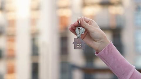 Кабмин выделил 10 млрд рублей на программу жилищных сертификатов