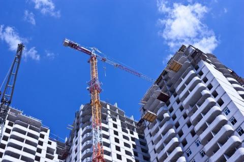 Застройщики за четыре месяца запустили 7,4 млн «квадратов» жилья