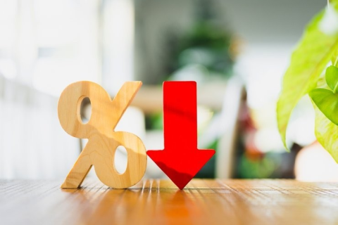 Центробанк снизил ключевую ставку до 18% годовых