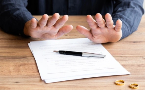 Как продать долю, если сособственник уклоняется от права покупки квартиры